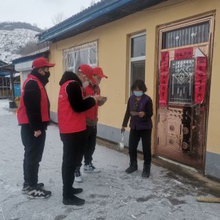 【抚松】县农民科技教育中心中专生积极参加疫情防控工作
